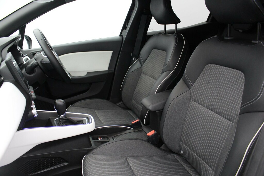 Renault Clio 1.6 E-tech Hybrid Techno YA72MKN Black #6