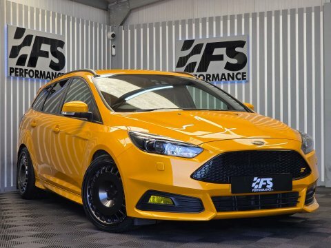 Ford Focus 2017 67 2.0T Yellow
