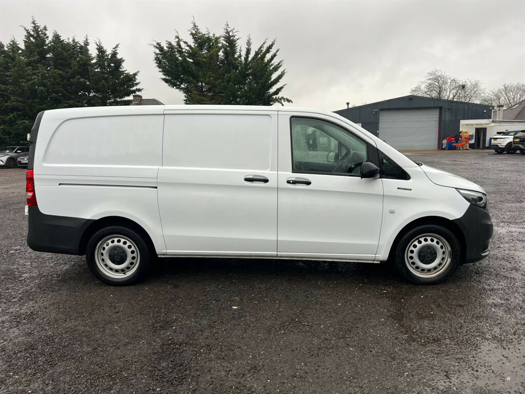 Mercedes-Benz eVito 66 Progressive L2 Panel Van White #2