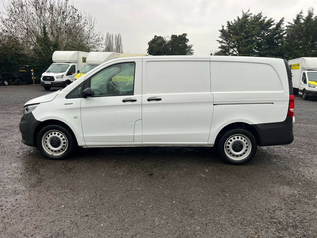 Mercedes-Benz eVito 66 Progressive L2 Panel Van White