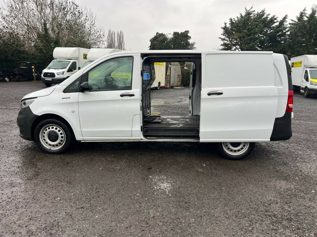 Mercedes-Benz eVito 66 Progressive L2 Panel Van White #3