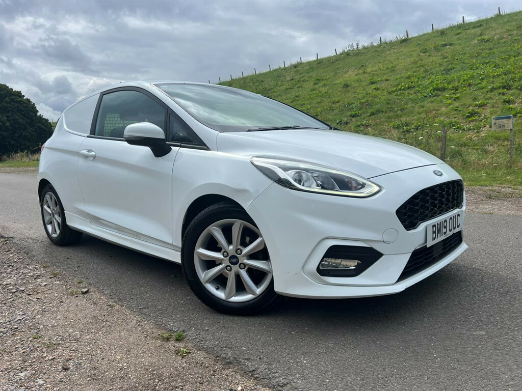 Ford Fiesta Van Sport Tdci Air Con Euro 6 Car Derived Van Dies BM19OUC White #4