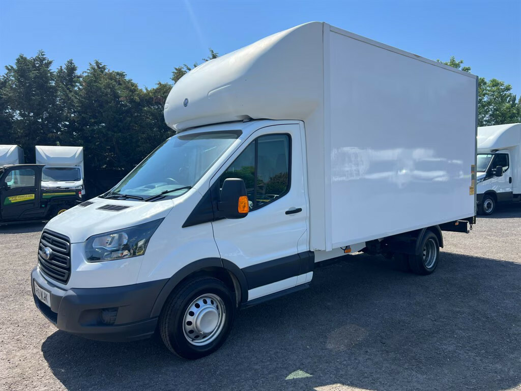 Ford Transit Custom 2.0 Tdci 130Ps Chassis Cab Chassis Cab Manu CU18WJK White #4