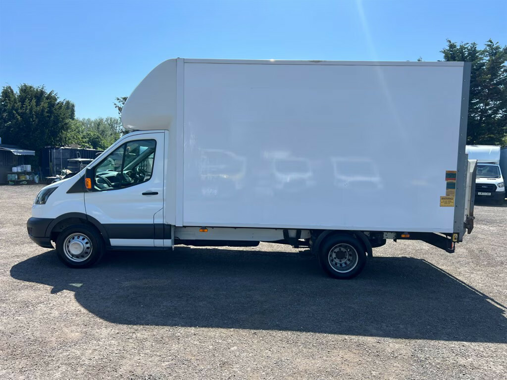 Ford Transit Custom 2.0 Tdci 130Ps Chassis Cab Chassis Cab Manu CU18WJK White #3