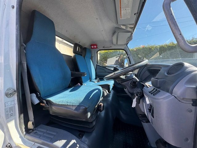Mitsubishi Fuso Canter 3.0L 7C18 47 Ulez White #7