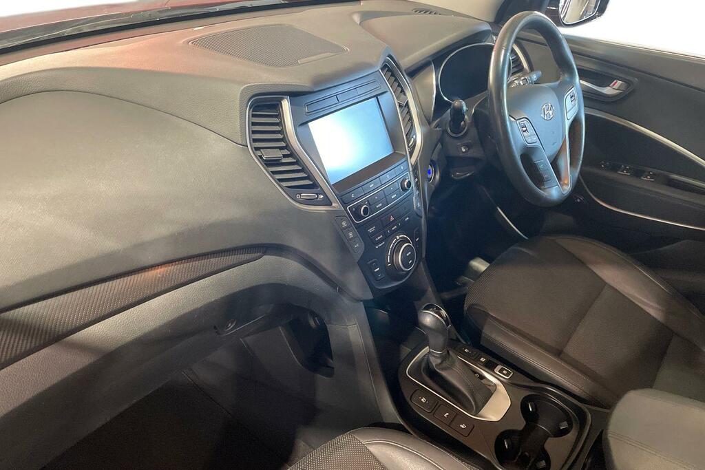 Hyundai Santa Fe 2.2 Crdi Blue Drive Premium Se 7 Seats Red #2