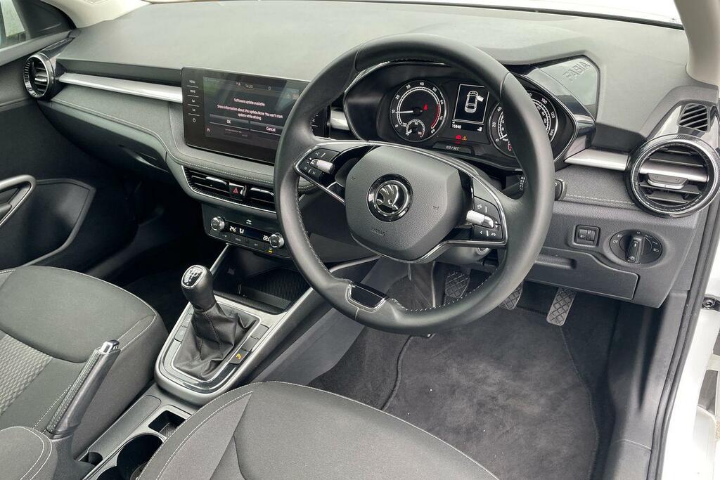 Skoda Fabia 1.0 Tsi Se L DY22ZWL White #6