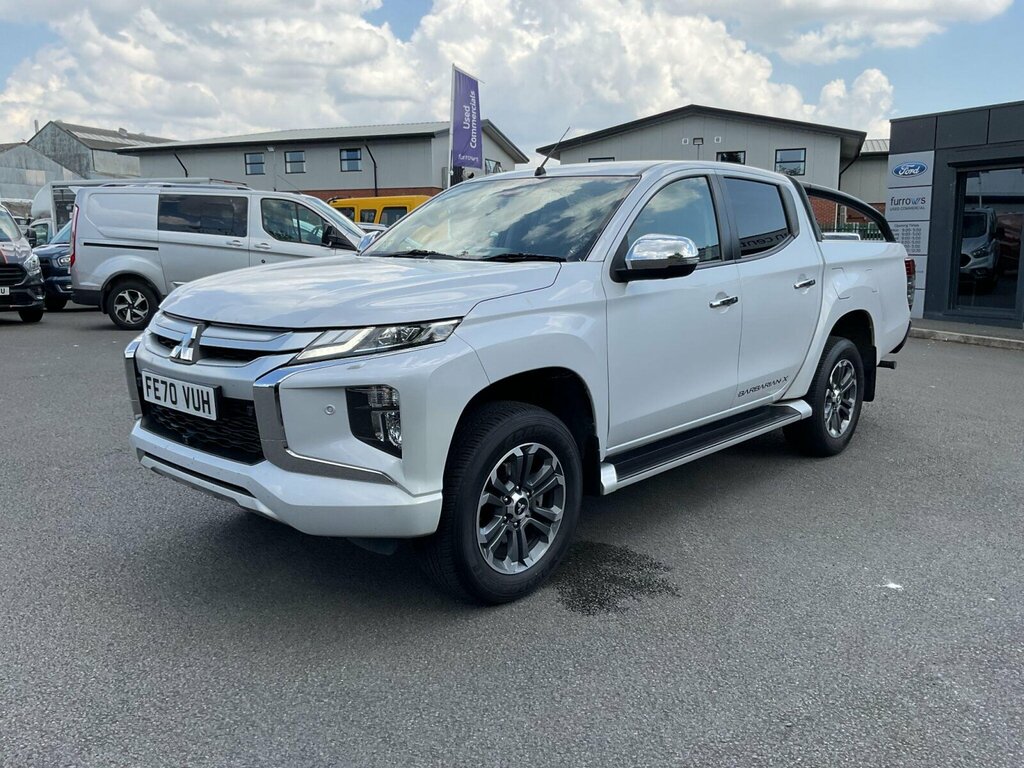 Mitsubishi L200 2.2 Di-d Dc Barbarian X 4Wd Euro 6 Ss White #4
