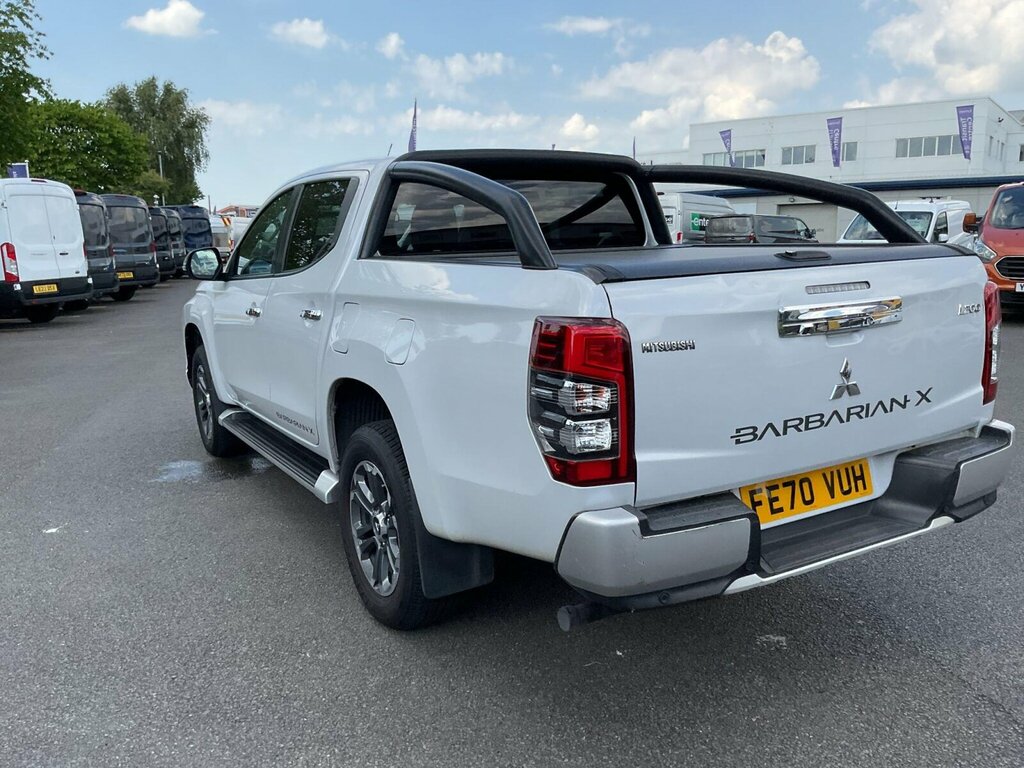 Mitsubishi L200 2.2 Di-d Dc Barbarian X 4Wd Euro 6 Ss White #5