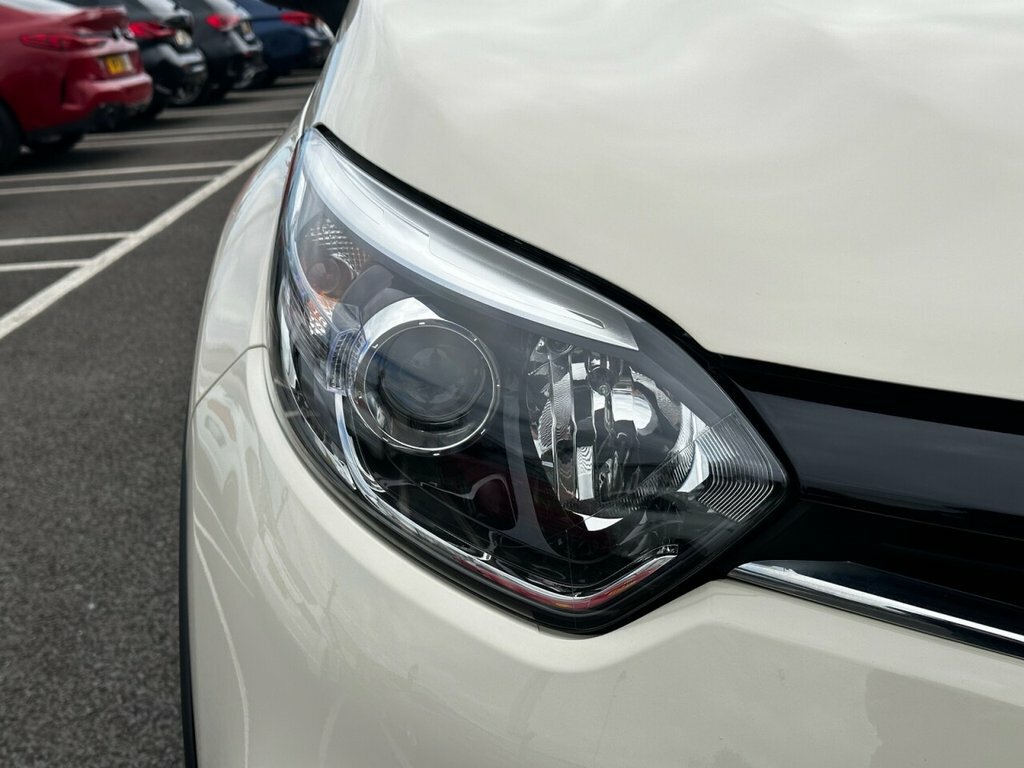 Renault Captur Suv AGZ7584 White #4