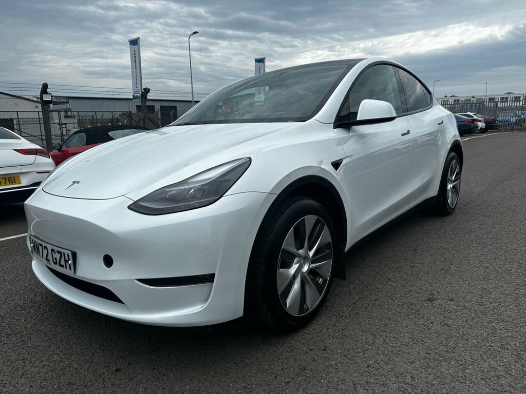 Tesla Model Y Suv MM72GZH White #3
