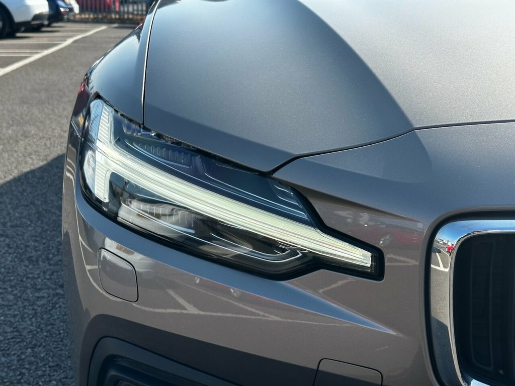 Volvo V60 2L Momentum Grey #4