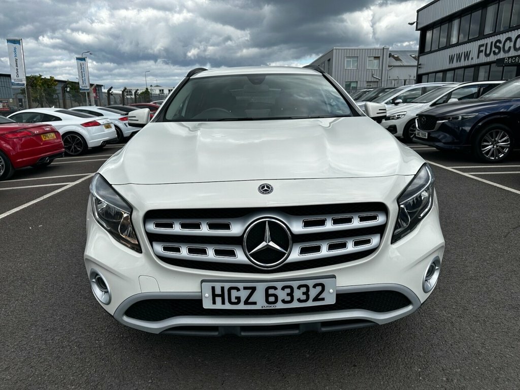 Mercedes-Benz GLA Class 2.1L Se White #2