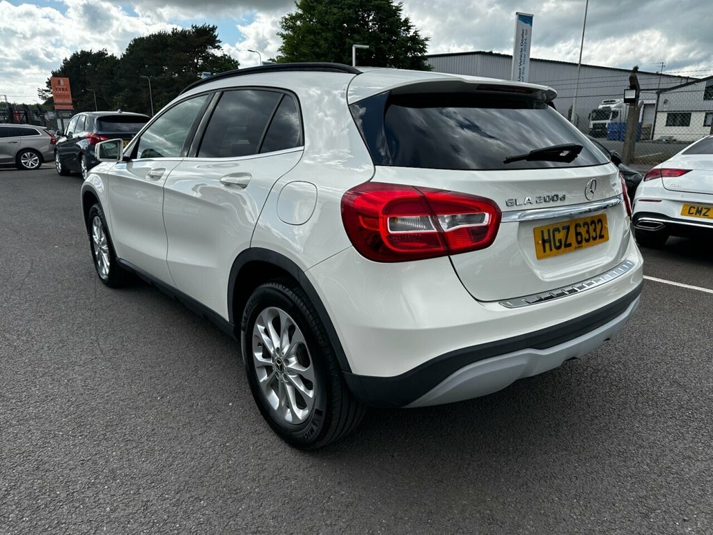 Mercedes-Benz GLA Class 2.1L Se White #5