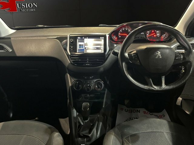 Peugeot 208 1.2 Vti Active Hatchback Euro 5 FL14NVE Black #6