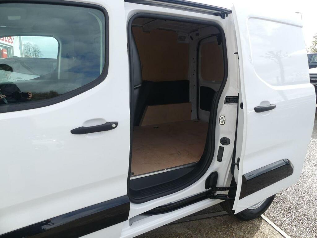 Peugeot E-Partner 800 52Kwh Professional Standard Panel Van Swb White #5
