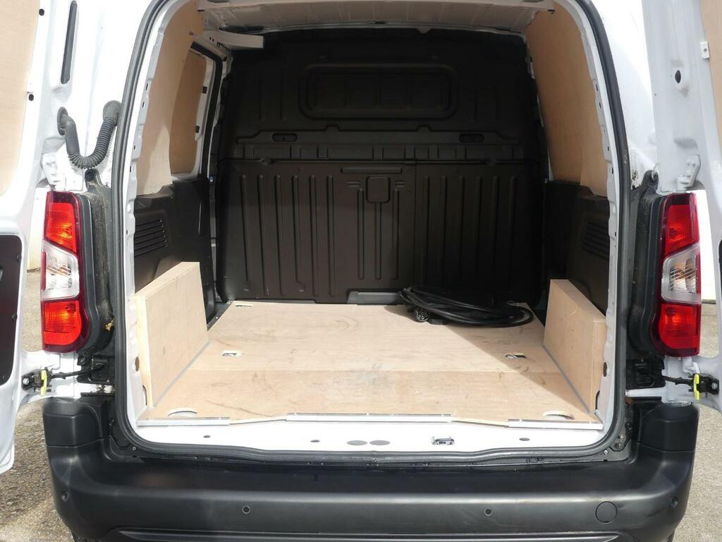 Peugeot E-Partner 800 52Kwh Professional Standard Panel Van Swb White #4