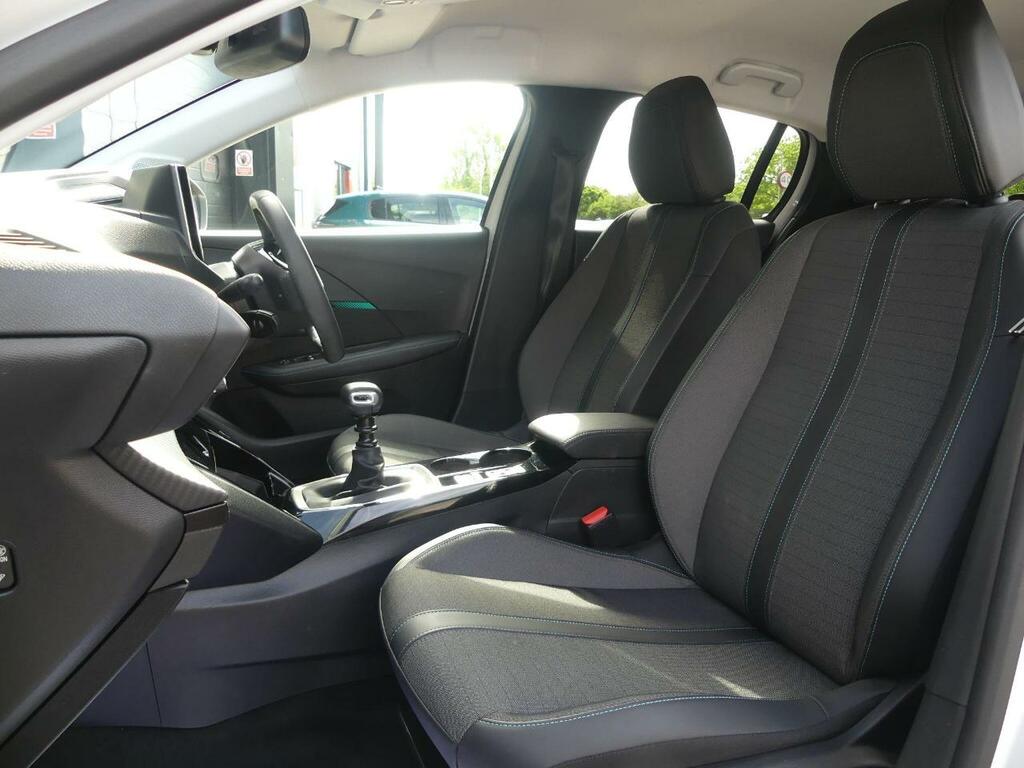 Peugeot 208 1.2 Puretech Allure Premium Euro 6 S S WR73FBN White #5