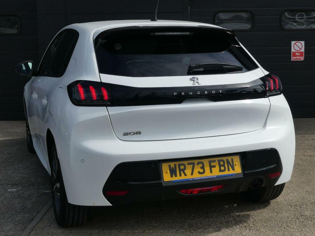 Peugeot 208 1.2 Puretech Allure Premium Euro 6 S S WR73FBN White #3