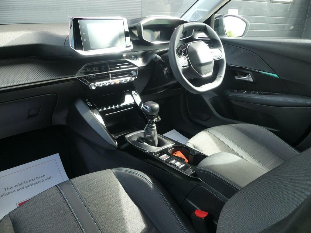 Peugeot 208 1.2 Puretech Allure Premium Euro 6 S S WR73FBN White #2
