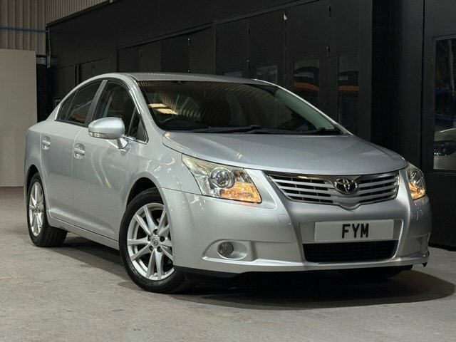 Toyota Avensis V-matic Tr Saloon Silver #2