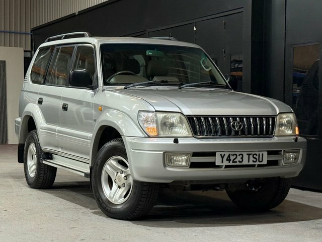 Toyota Land Cruiser VX Suv Silver #2