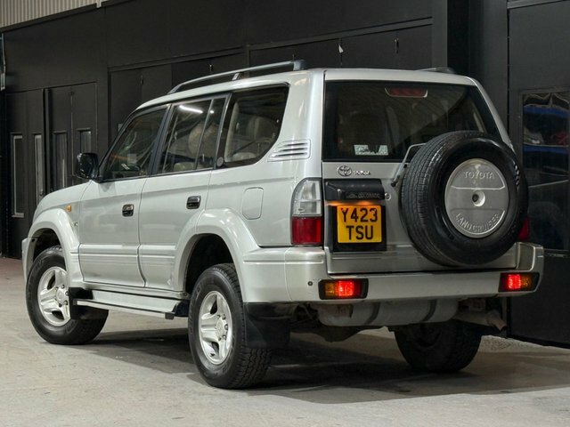 Toyota Land Cruiser VX Suv Silver #4
