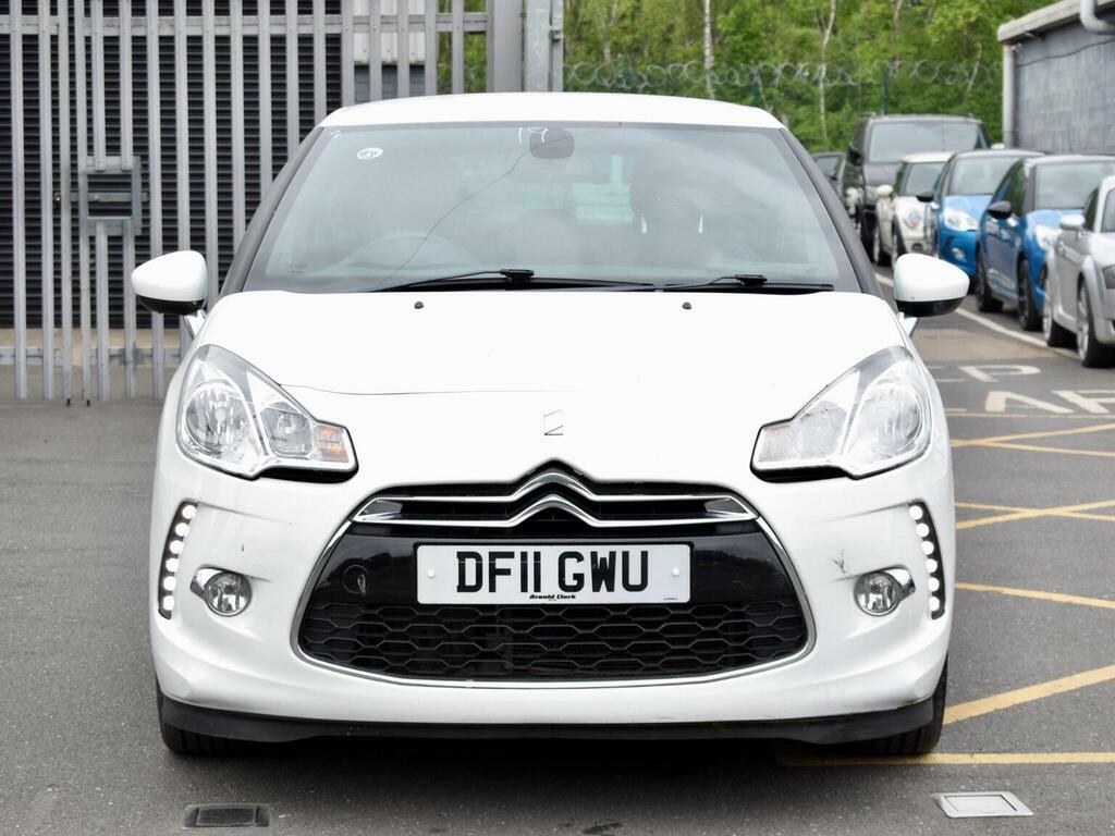 Citroen DS3 Hatchback 1.6 Vti Dstyle Plus Euro 5 201111 White #2