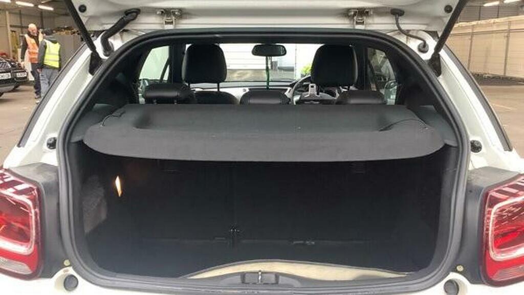 DS DS 3 Hatchback 1.2 Puretech Givenchy Le Makeup Euro 6 MA17GFJ White #6