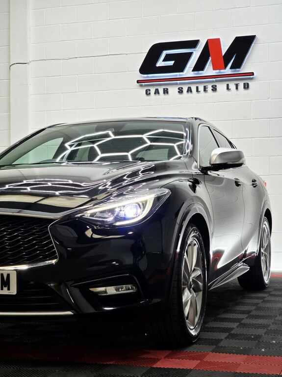 Infiniti Q30 1.5 D Business Executive Black #6