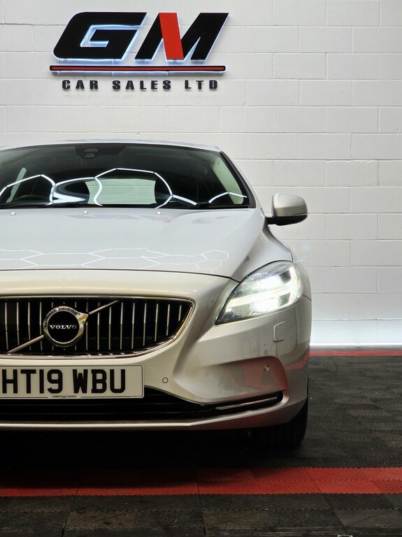 Volvo V40 2.0 Inscription D3 HT19WBU Silver #4