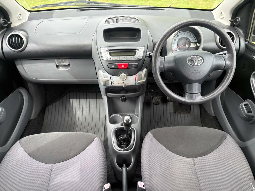 Toyota Aygo 1.0 Vvt-i Black Euro 4 Black #2