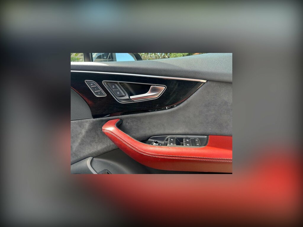Audi SQ7 4L Vorsprung Black #24
