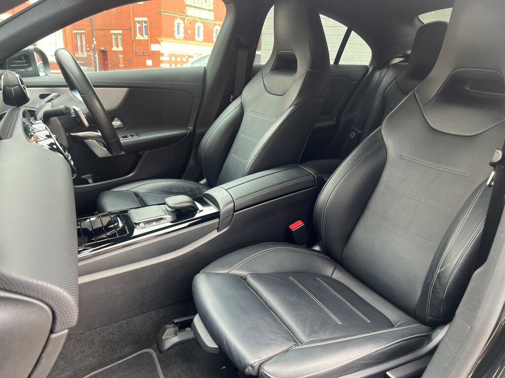 Mercedes-Benz CLA Class Cla 220 D Amg Line Black #4