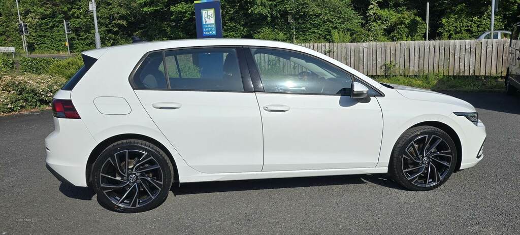 Volkswagen Golf 1.0 Tsi Life GK22KCF White #2