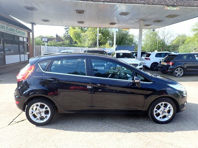 Ford Fiesta Zetec Black #2