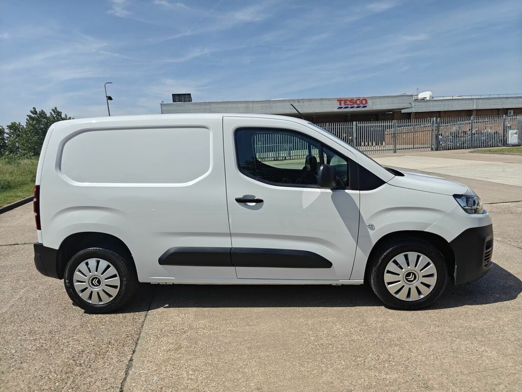 Citroen Berlingo 1.5 Bluehdi 1000 Enterprise Edition M Panel Van LF73JBW Pink #4