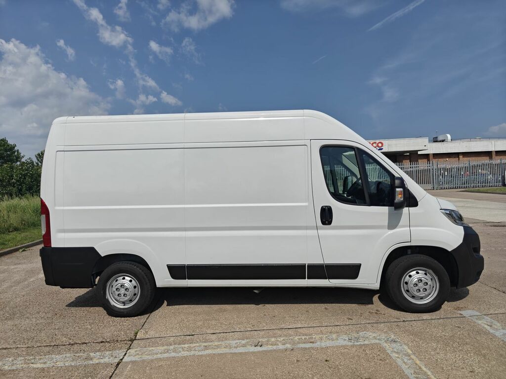 Citroen Relay 2.2 Bluehdi 35 Enterprise Panel Van Man LE22AOB White #4