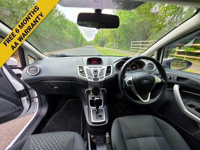 Ford Fiesta Zetec Hatchback YE11UOM White #2