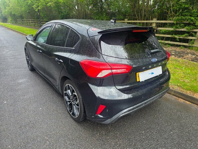 Ford Focus Ecoblue St-line X Hatchback YJ68TNZ Black #5