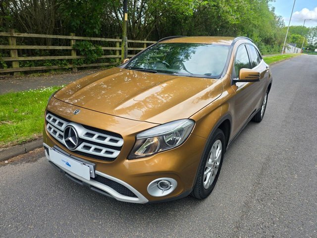Mercedes-Benz GLA Class Gla200d Se Suv SL17VTJ Beige #4