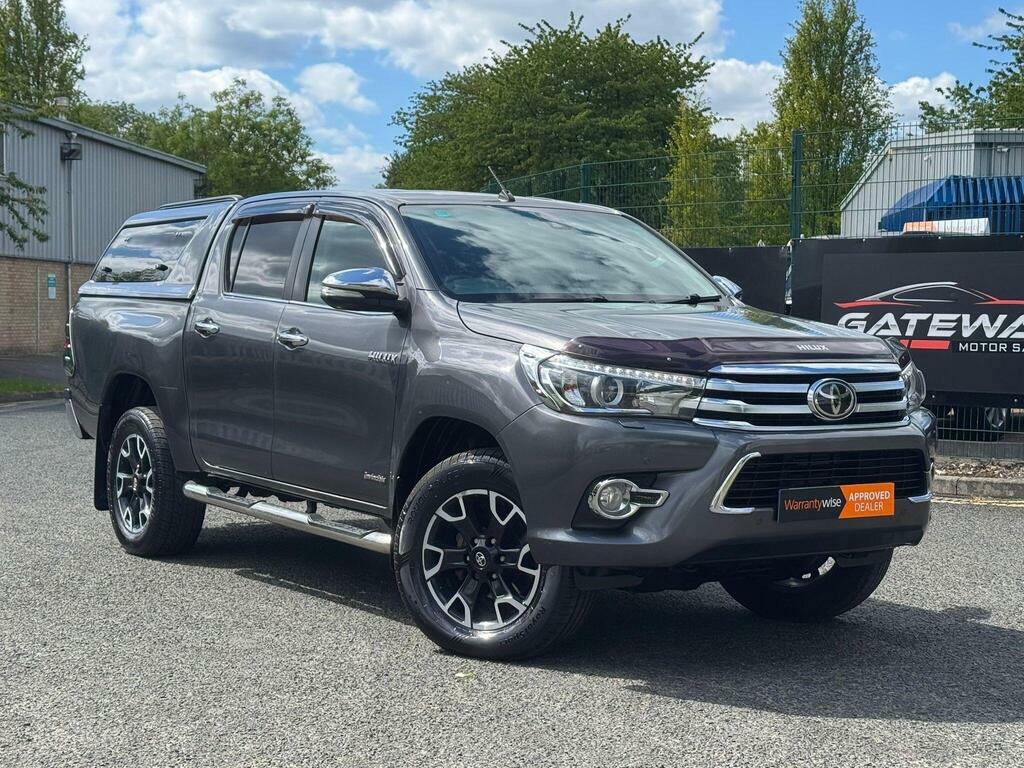 Toyota HILUX 2.4 D-4d Invincible X Pickup Double Cab Grey