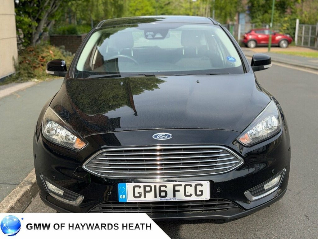 Ford Focus 1L Titanium Black #3