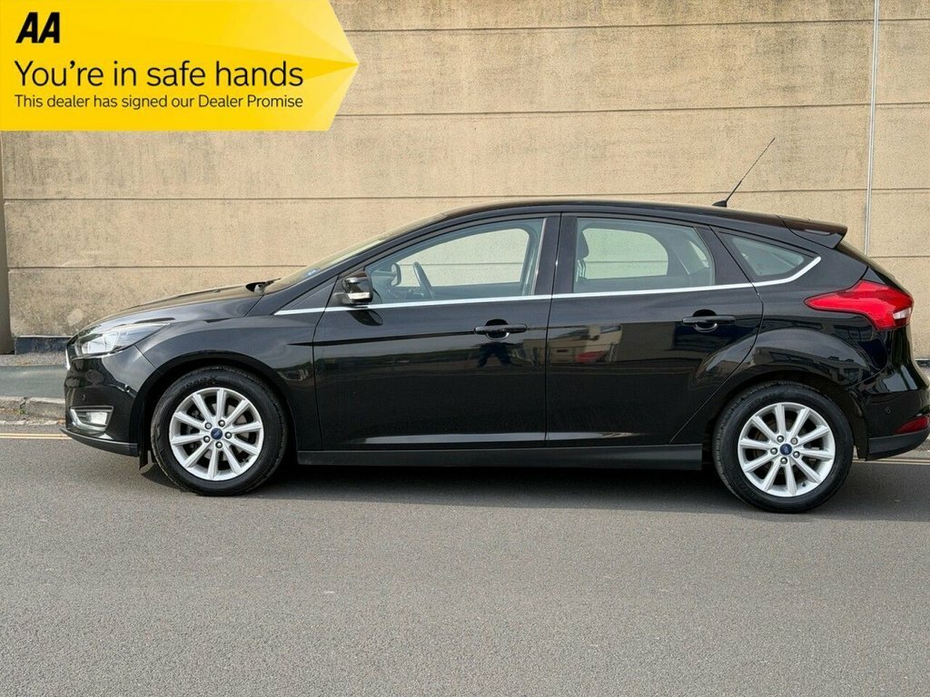 Ford Focus 1L Titanium Black #4