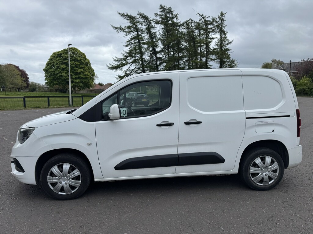 Vauxhall Combo Panel Van 1.5 Turbo D 2300 Sportive 202170 DT70MWF White #4