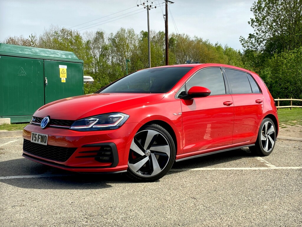 Volkswagen Golf Gti 2.0 Tsi Dsg 5-Door - Digital Dash Mk7.5 Model Red