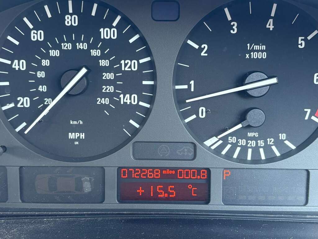 BMW 5 Series 523I Se Red #19