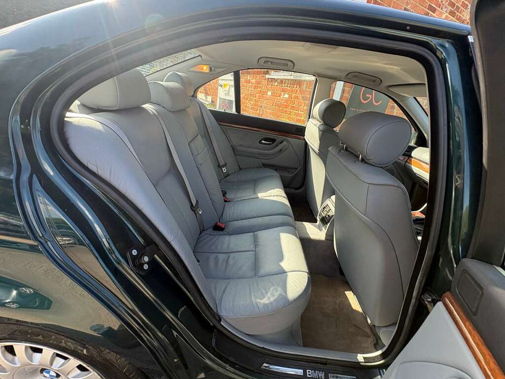 BMW 5 Series 2.8 528I Se P904RUL Green #3