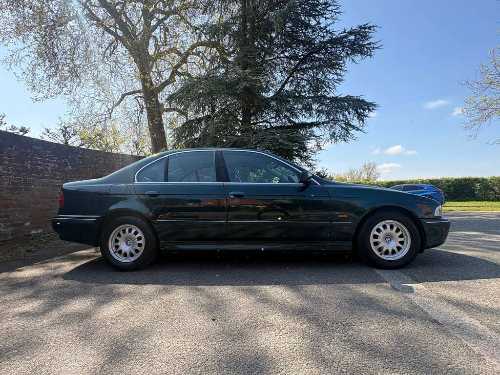 BMW 5 Series 523I Se Red #20