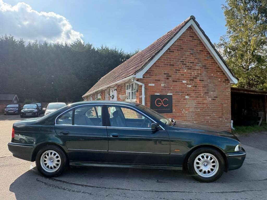 BMW 5 Series 523I Se Red #11